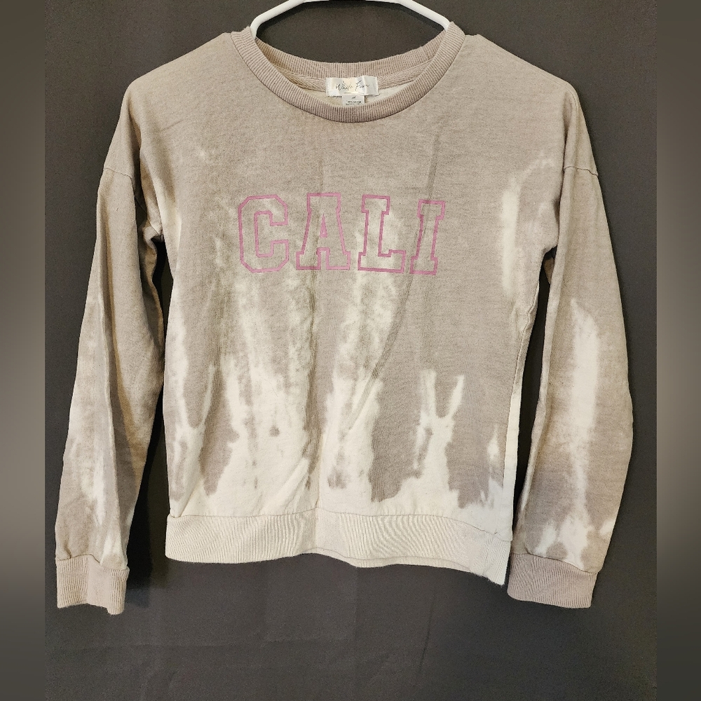 White Fawn Cali Sweatshirt, Girl's size Medium Gray and White California Sweatsh